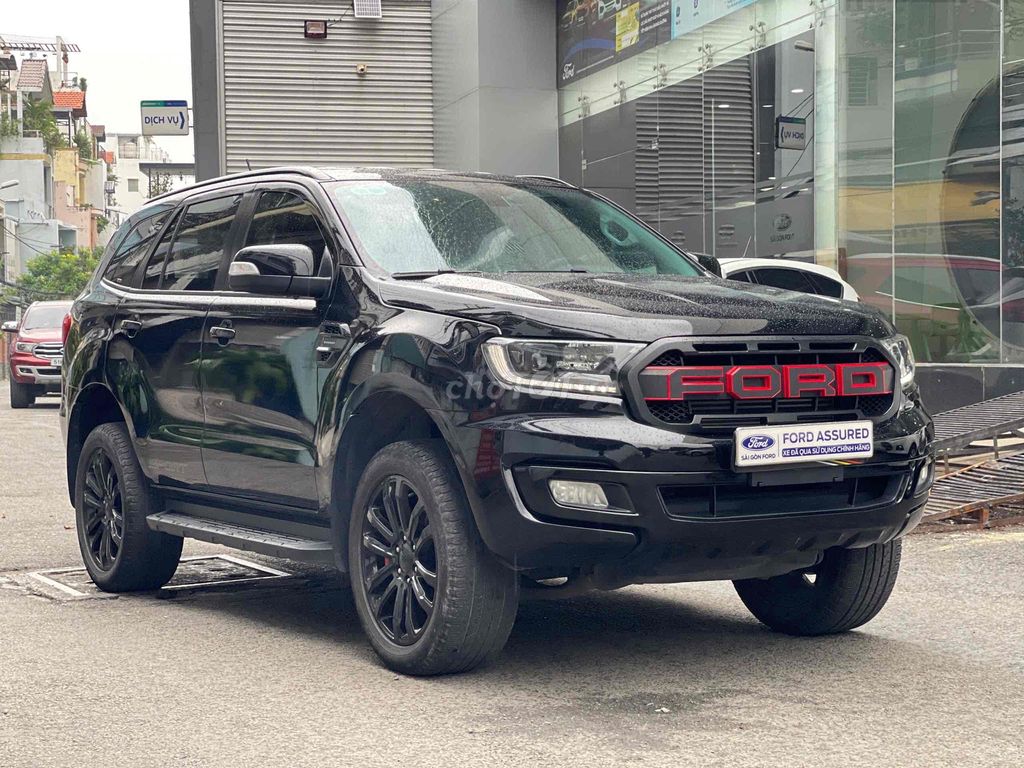 Hãng Ford bán Everest Sport 2021 mới 53.000 km