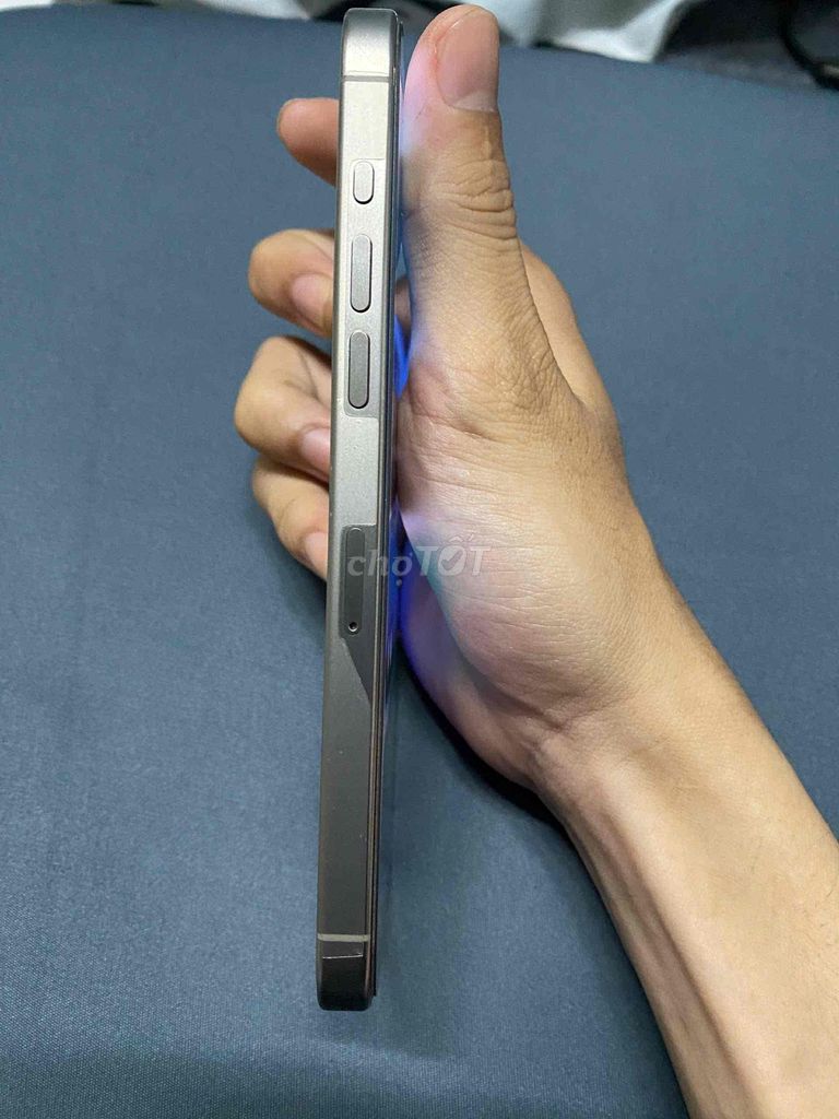 Apple iPhone 15 Pro Max Titan tự nhiên 99%. Mua bán Điện thoại tại Quận Bình Thuỷ Cần Thơ được đăng bởi Hoàng Nam hình 1