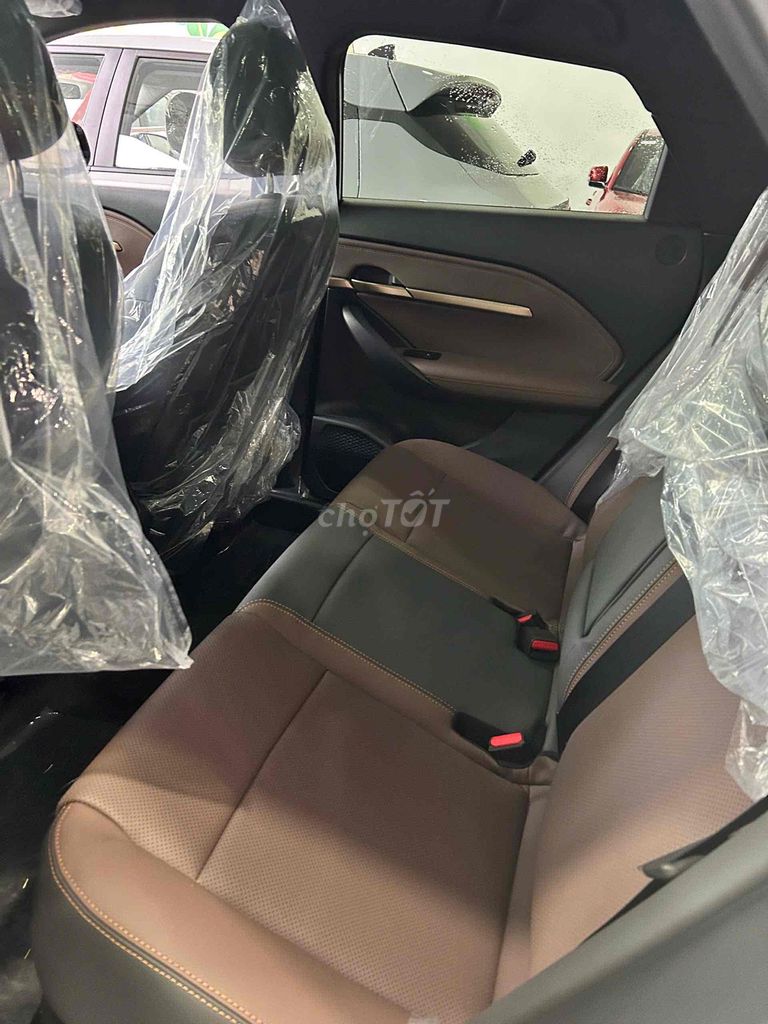 Vinfast VF6 plus xám xi măng tiêu chuẩn 1 sẵn xe. Mua bán Ô tô tại Quận 5 Tp Hồ Chí Minh được đăng bởi Ngọc Vinfast Võ Văn Kiệt hình 5