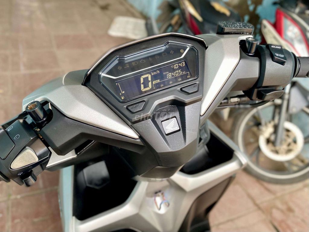VARIO 150i 2018 nhập indo màu Bạc Nhám Máy Zin. Mua bán Xe máy tại Quận Ninh Kiều Cần Thơ được đăng bởi Xe Máy TÂN LIÊN HƯNG 1 91B hình 15