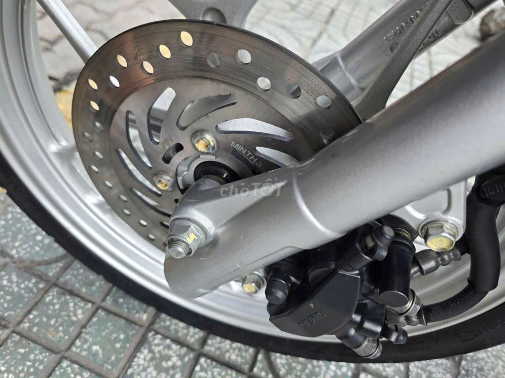 Sh mode 2017,khóa ga,xe lướt 15k,vỏ theo xe,xe đẹp. Mua bán Xe máy tại Huyện Hóc Môn Tp Hồ Chí Minh được đăng bởi                    CẦM ĐỒ TÍN PHÁT hình 3