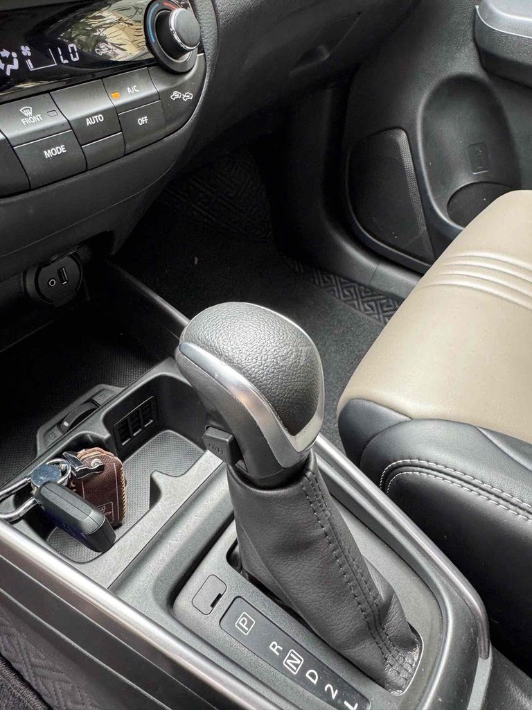 Suzuki XL7 Hybrid AT GLX 2024 11.000 km Đen. Mua bán Ô tô tại Quận Bình Tân Tp Hồ Chí Minh được đăng bởi Lê Hoàng Hải hình 9