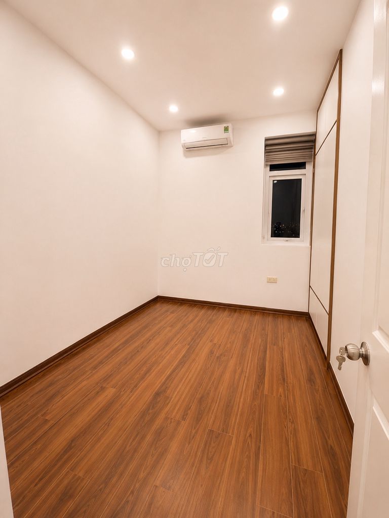 Tôi là chủ nhà!!!Cần bán chung cư 115 m2,3 PN tòa Trung Yên Plaza