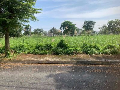 Bán nền đất 120m2 ,ngang 6 dài 20 ngay công viên Sài Gòn Village