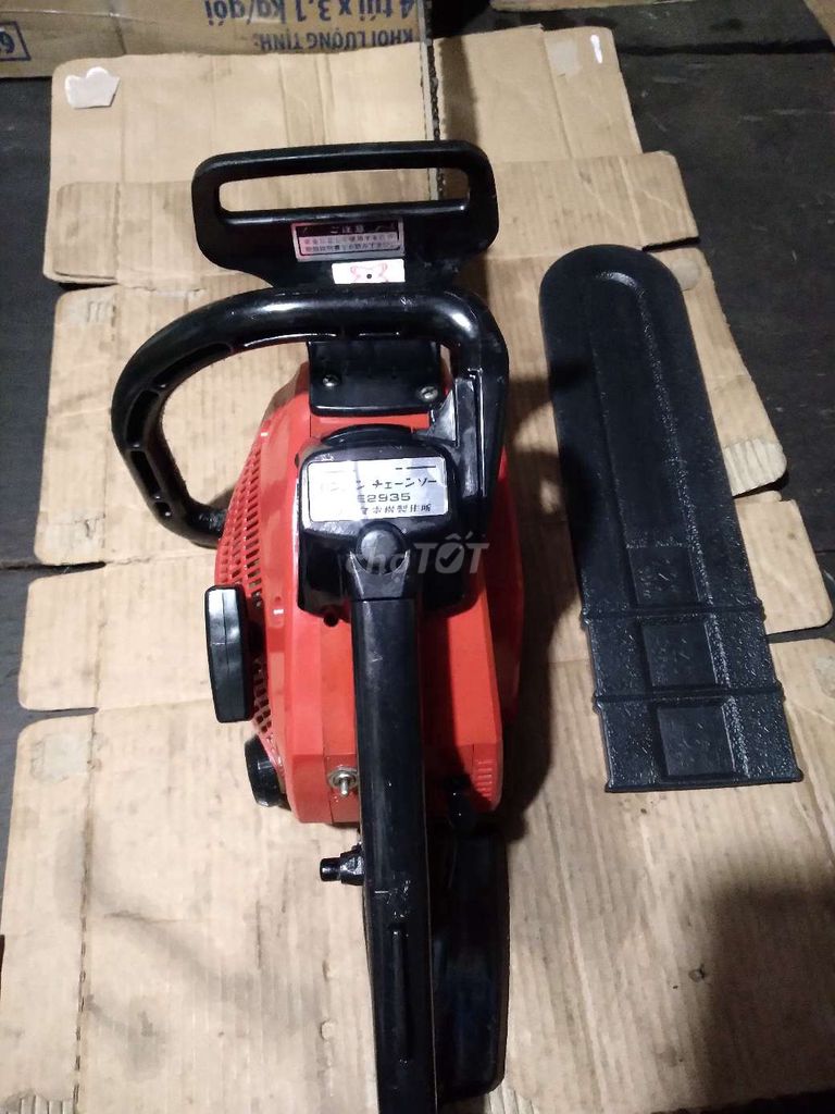 Máy cưa xích Makita 2935. Mua bán Đồ chuyên dụng, Giống nuôi trồng tại Huyện Phú Tân Cà Mau được đăng bởi Nguyễn Chí Hóa hình 1