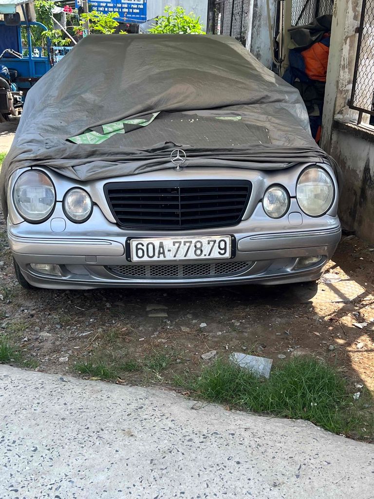 cần bán xe mer e240 sx 201 còn zin chạy rất ngon. Mua bán Ô tô tại Thành phố Thủ Đức Tp Hồ Chí Minh được đăng bởi Hữu Phúc hình 4