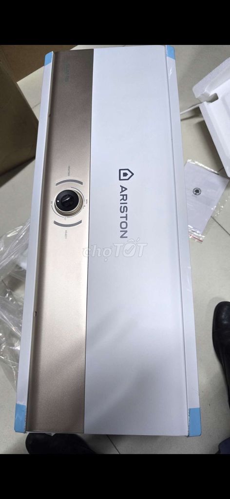 Bình nóng lạnh Ariston SLIM3 20 RS MT . Mua bán Thiết bị vệ sinh, nhà tắm tại Quận Hải Châu Đà Nẵng được đăng bởi Phúc hình 1