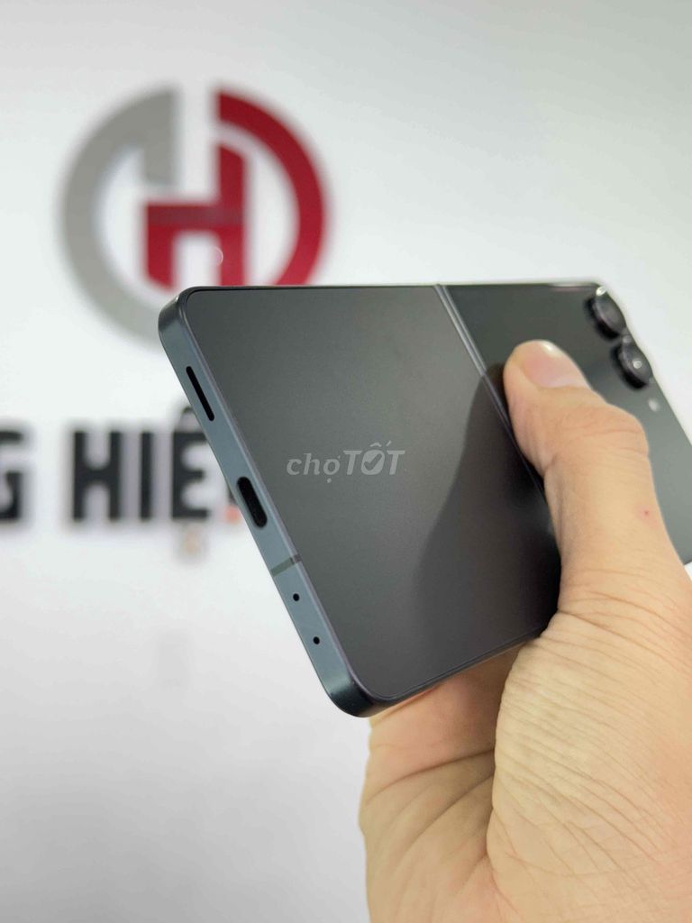 Z FLIP7 12GB/256GB ĐEN CBH10/26 FULLBOX-GÓP-THU. Mua bán Điện thoại tại Quận 7 Tp Hồ Chí Minh được đăng bởi Hoàng Hiệp Mobile hình 3