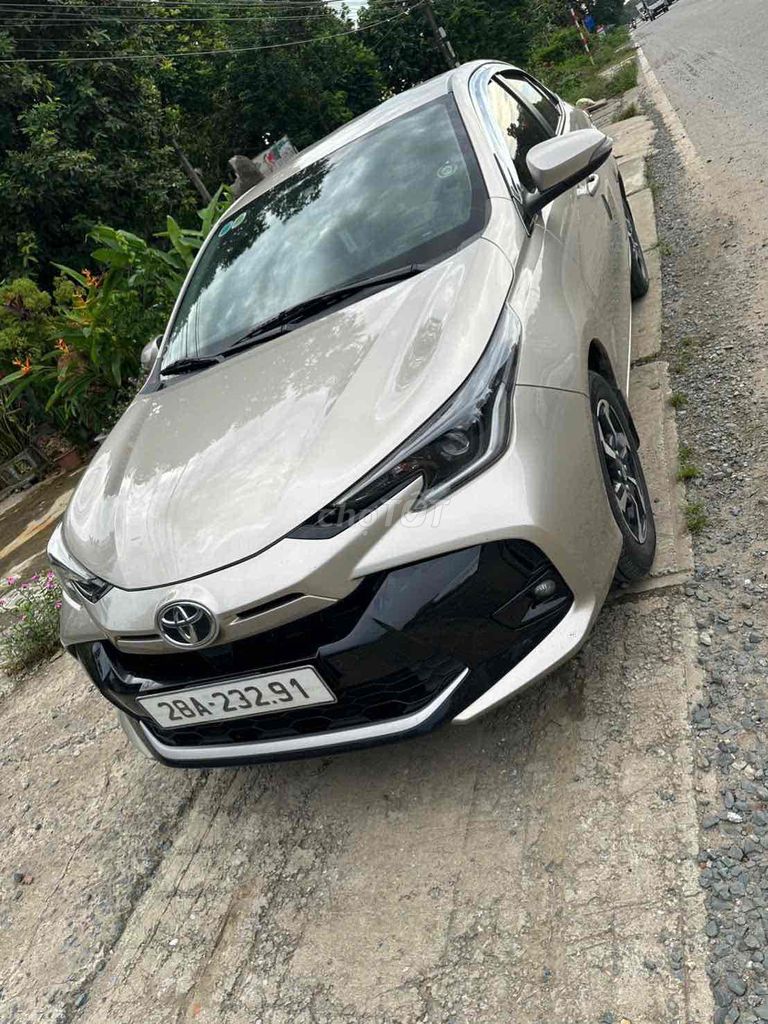 Toyota Vios 2024, механическая коробка передач, золотистый песок