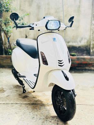Piaggio Vespa Primavera 2015 125CC Trắng. Mua bán Xe máy tại Quận 12 Tp Hồ Chí Minh được đăng bởi Ta Thanh Thai