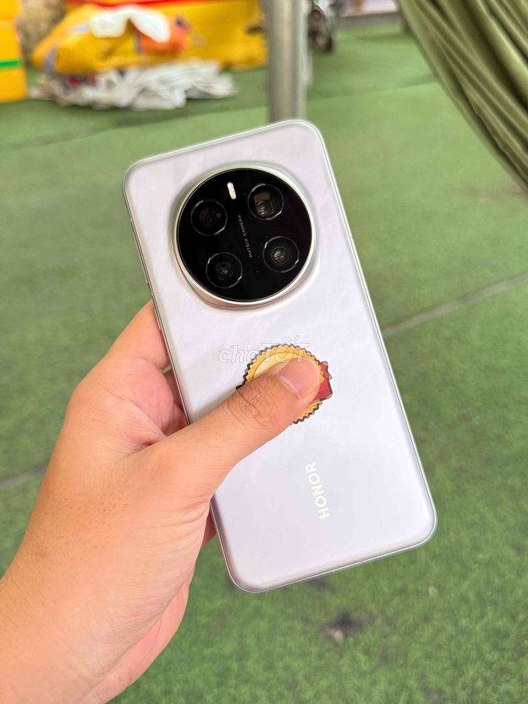 Honor Magic 7 Pro 16GB/512GB Bạc. Mua bán Điện thoại tại Thành phố Sóc Trăng Sóc Trăng được đăng bởi Nguyễn Trần Trọng Nghĩa hình 1