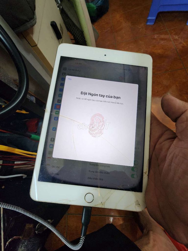 Apple iPad mini 4 Wifi 16GB Vàng. Mua bán Máy tính bảng tại Quận Bình Thạnh Tp Hồ Chí Minh được đăng bởi tùng  hình 1