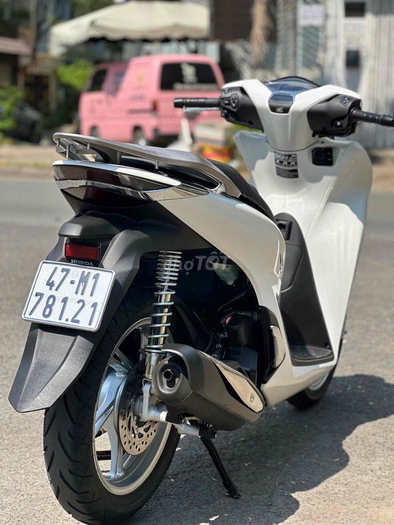 Honda SH 160i 2025 Trắng 1000 km. Mua bán Xe máy tại Quận Gò Vấp Tp Hồ Chí Minh được đăng bởi CHXM 86 chuyên bán xe trả góp hình 12
