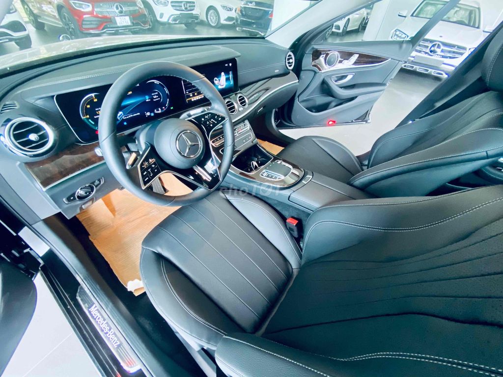 Mercedes E200 Exclusive Siêu lướt chính hãng. Mua bán Ô tô tại Quận 1 Tp Hồ Chí Minh được đăng bởi Huy Huỳnh hình 5