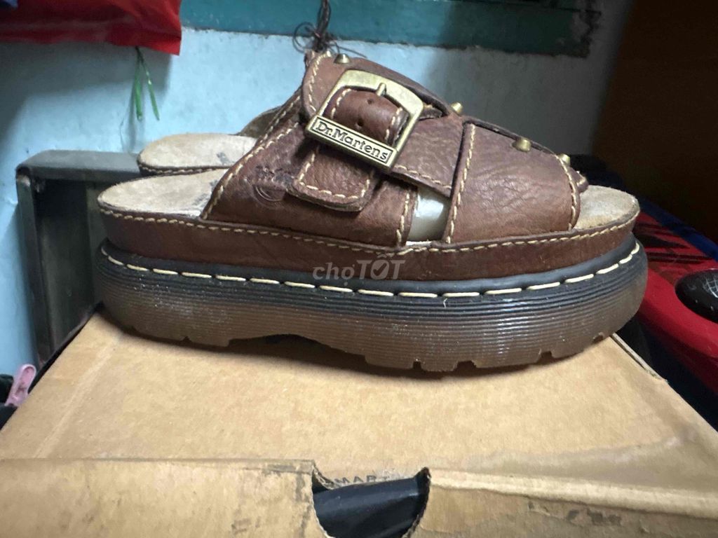 Dép Dr. Martens 2013 Unisex size 36. Mua bán Giày dép tại Quận 11 Tp Hồ Chí Minh được đăng bởi Vinhon2304 hình 1