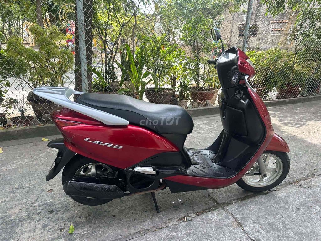 Honda Lead Fi 2011 красный, пробег 59000 км, красивый госномер 68
