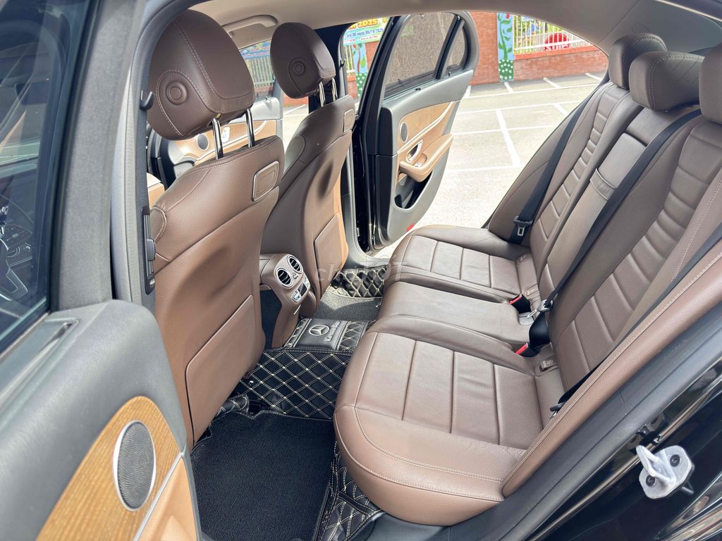 Mercedes Benz E Class 2019 E200 - 60 km. Mua bán Ô tô tại Quận 12 Tp Hồ Chí Minh được đăng bởi Nguyen van nhut hình 8