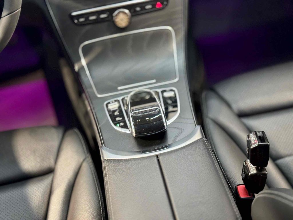 Mercedes Benz C200 FL model 2020 1 chủ. Mua bán Ô tô tại Quận 8 Tp Hồ Chí Minh được đăng bởi Khoa nguyễn hình 6