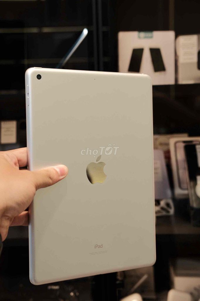 iPad Gen 9 64GB WiFi Bạc đẹp 98.5% kèm pen 1. Mua bán Máy tính bảng tại Quận Bình Thạnh Tp Hồ Chí Minh được đăng bởi Vân Anh 2Tech House hình 1