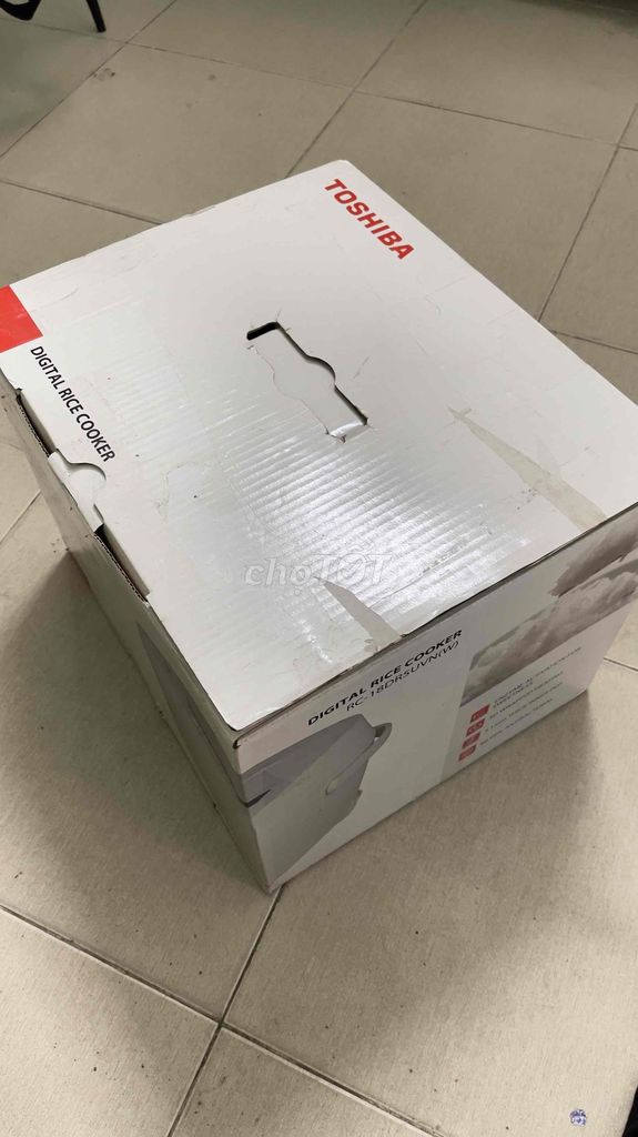 Nồi cơm điện Toshiba RC-18DR5UVN(W) 1.8 lít Trắng. Mua bán Bếp, lò, đồ điện nhà bếp tại Quận 12 Tp Hồ Chí Minh được đăng bởi CHUYÊN HÀNG SIÊU LƯỚT hình 1