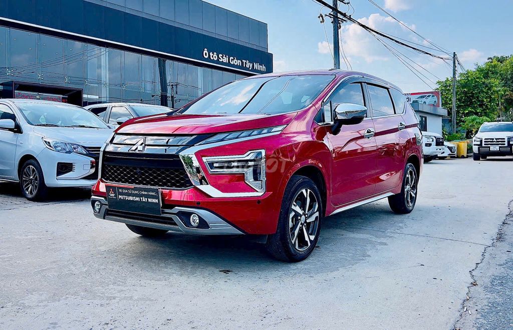 Mitsubishi Xpander 2024 Premium 1.5 AT - 9800 km