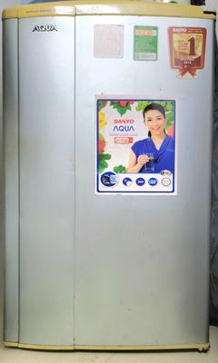Cần bán tủ lạnh sanyo 90l