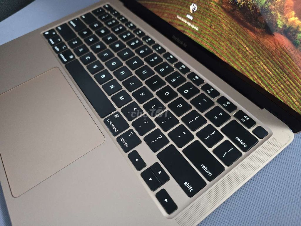 Macbook air M1 8/256gb máy  zin 100% giá đi nhanh