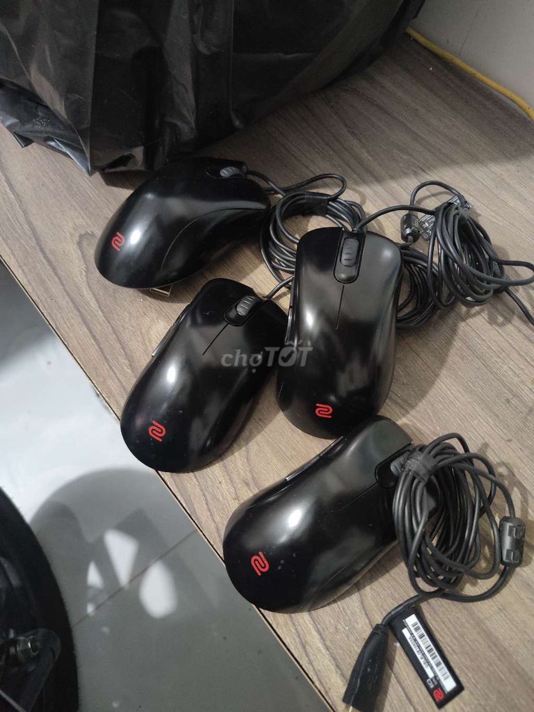 Chuột Zowie Có dây Đen. Mua bán Phụ kiện (Màn hình, Chuột...) tại Thành phố Rạch Giá Kiên Giang được đăng bởi Thơ hình 1