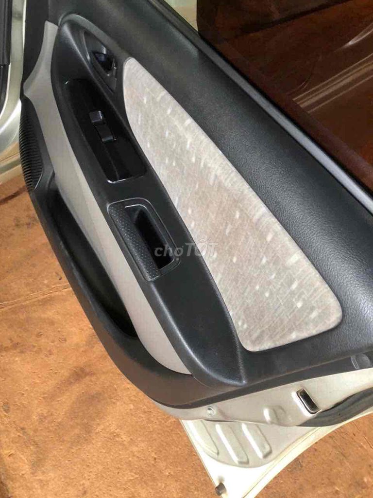 Toyota Vios 2006 G - 120000 km. Mua bán Ô tô tại Thành phố Thủ Dầu Một Bình Dương được đăng bởi Hà Công Lê hình 5