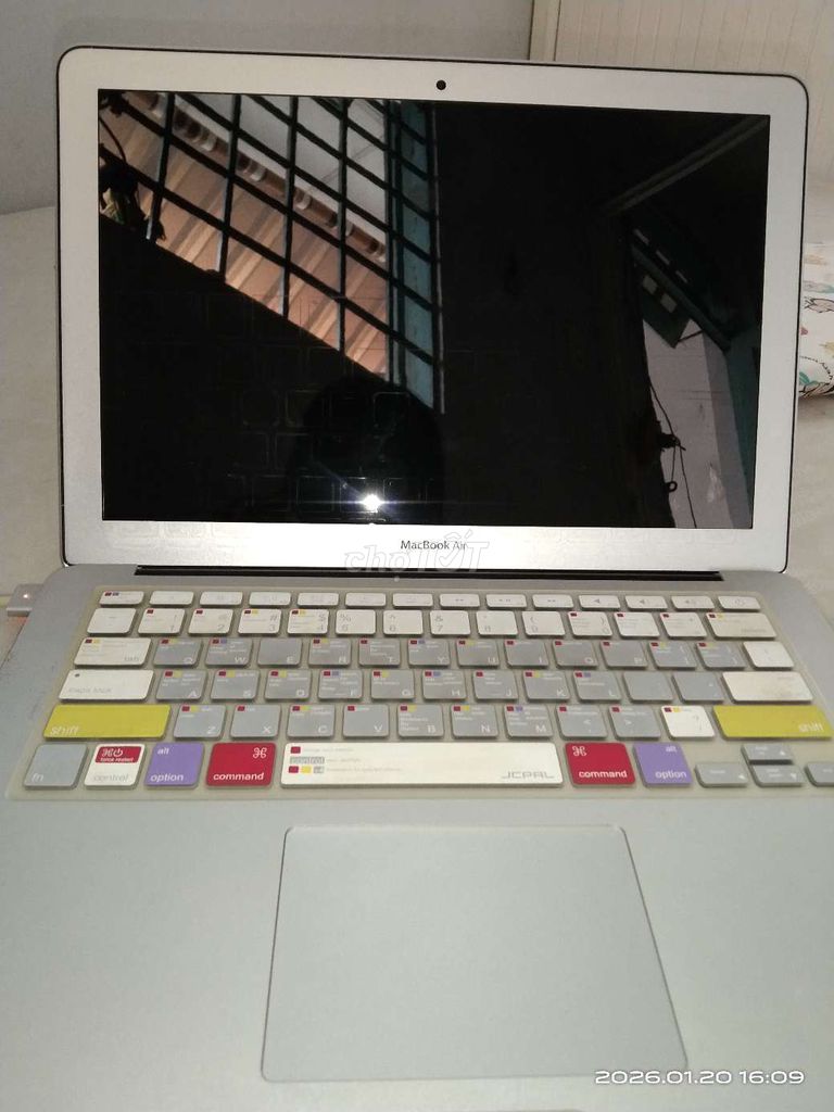 Apple MacBook Air i5 13 inch 8GB/128GB. Mua bán Laptop tại Quận 8 Tp Hồ Chí Minh được đăng bởi sao đêm  hình 1