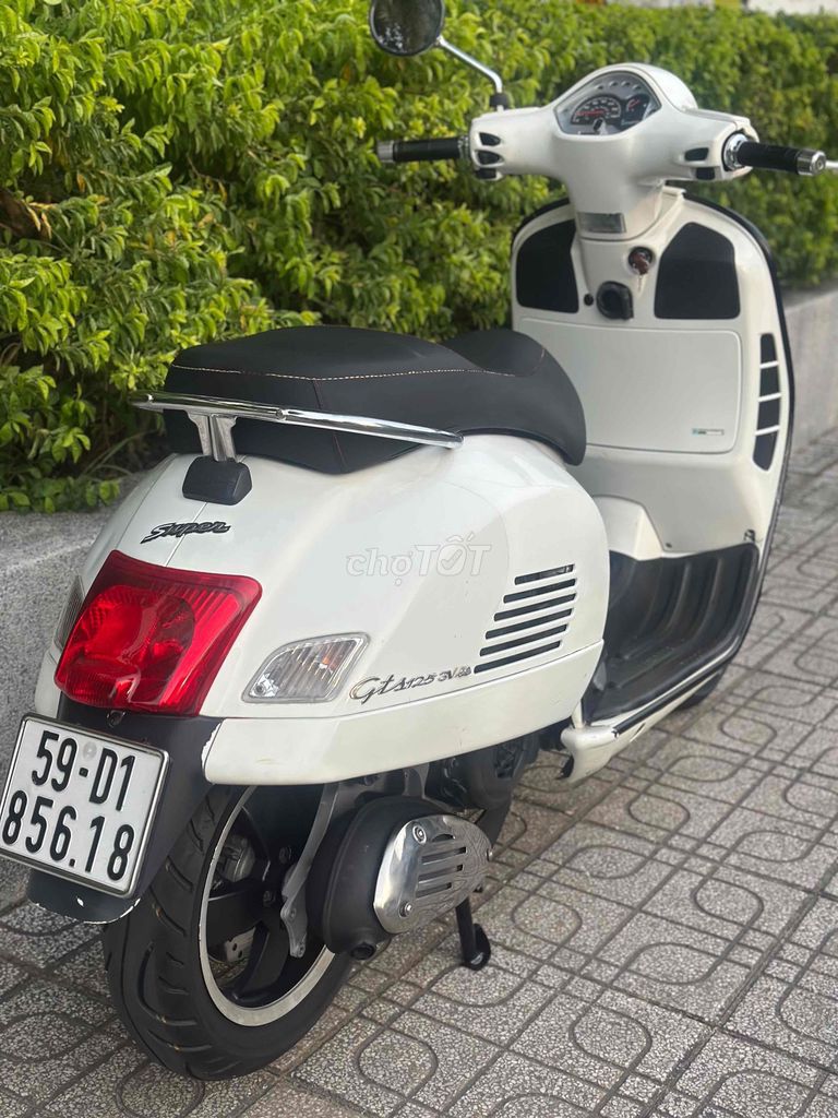 Piaggio Vespa GTS 125 3Vie 2014 Trắng. Mua bán Xe máy tại Thành phố Thủ Đức Tp Hồ Chí Minh được đăng bởi Xe Máy Sơn Thủ Đức hình 4