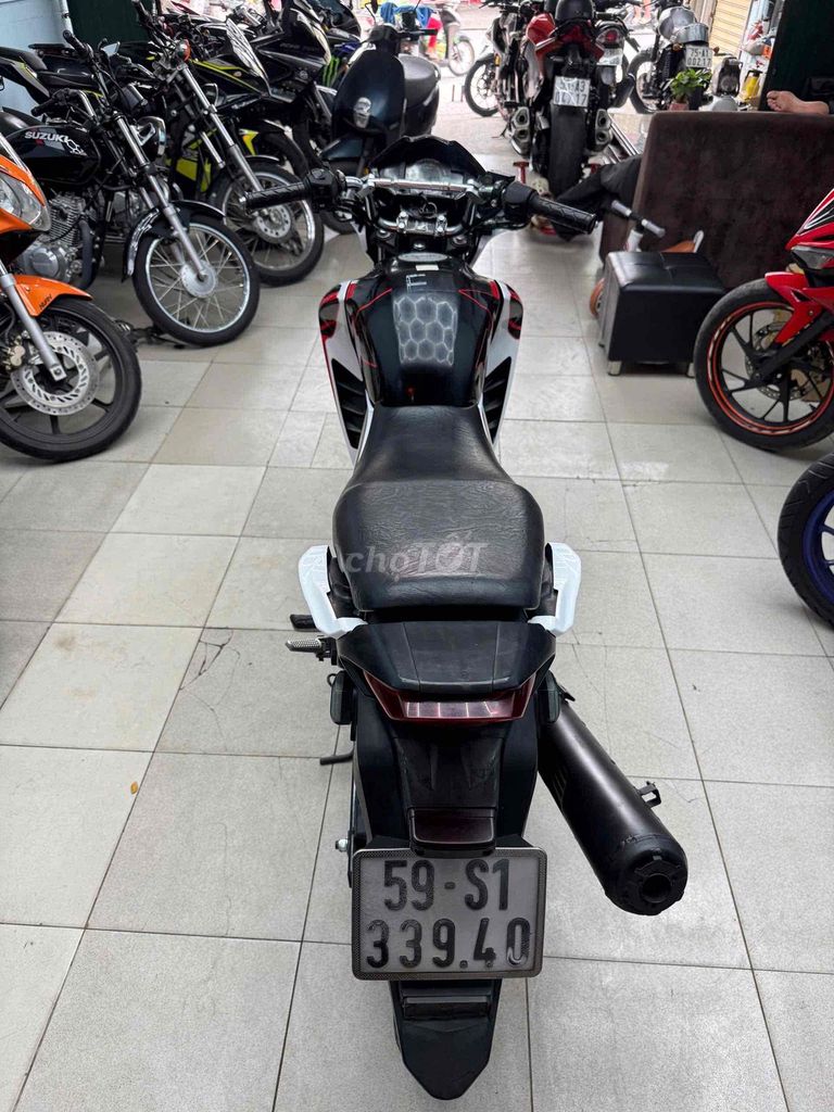 Honda RR150 màu Trắng Đen. Mua bán Xe máy tại Huyện Bình Chánh Tp Hồ Chí Minh được đăng bởi Phong Vũ hình 8