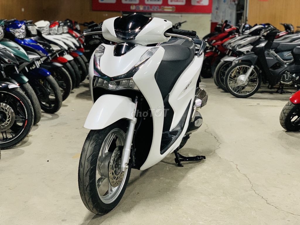 XE MÁY THANH TUNG-HONDA SH 125 GÓP 5 TRIỆU CÓ XE. Mua bán Xe máy tại Quận Nam Từ Liêm Hà Nội được đăng bởi THANH TÙNG hình 4