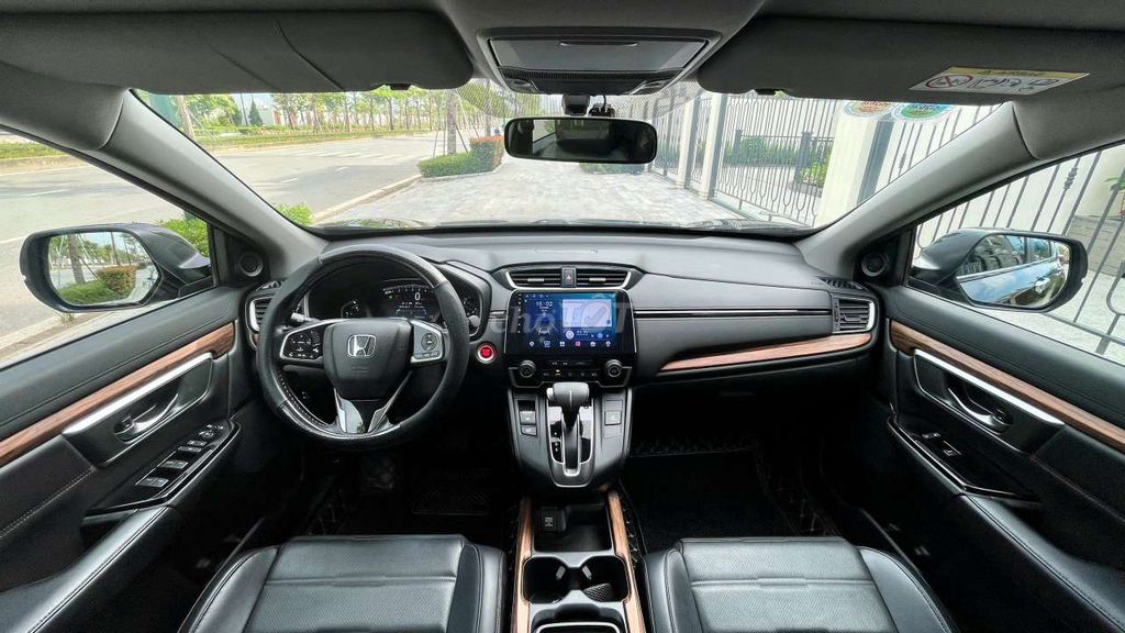 HONDA CRV G 2018 odo chuẩn 5v xe đẹp tuyệt đối. Mua bán Ô tô tại Quận Bắc Từ Liêm Hà Nội được đăng bởi Trung Auto 26 Phạm Văn Đồng hình 7