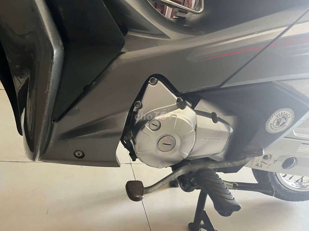 Honda Future 125cc màu Xám. Mua bán Xe máy tại Quận 11 Tp Hồ Chí Minh được đăng bởi lâm thone hình 4