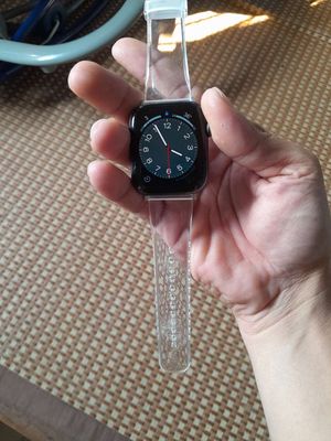 Dư dùng cần bán apple watch sr5 44mm màu grey gps