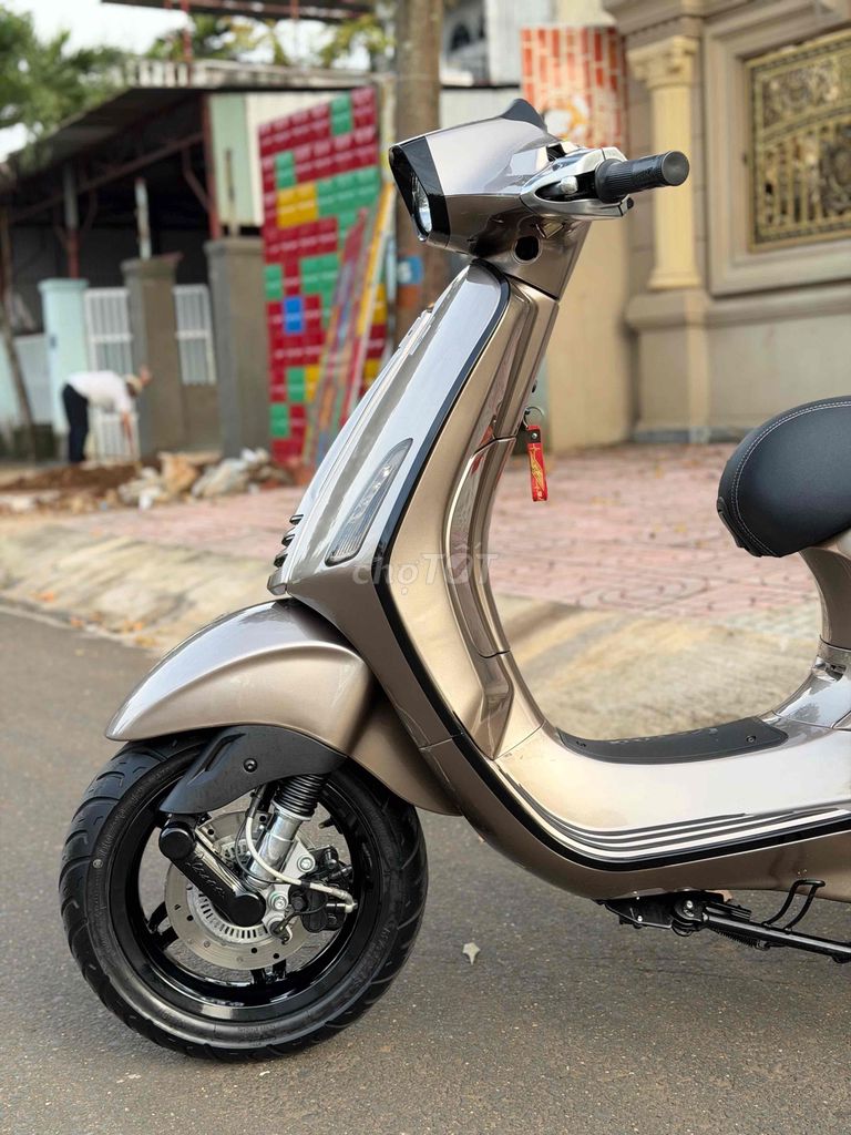 Cần bán VESPA_iget_UP_LED - Chính chủ phố ạ. Mua bán Xe máy tại Thành phố Buôn Ma Thuột Đắk Lắk được đăng bởi Hoàng Quang hình 4