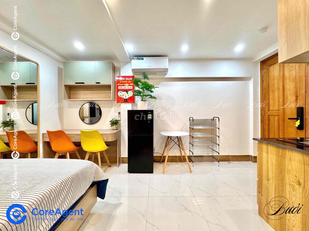 Красивый номер с полностью меблированным балконом в Duong Quang Ham