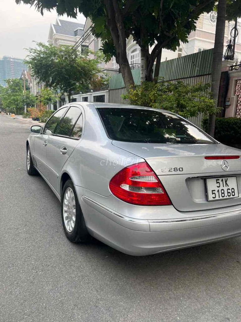 Mercedes-Benz E200 Bạc 5 chỗ. Mua bán Ô tô tại Quận Bình Tân Tp Hồ Chí Minh được đăng bởi  Mãnh hình 3