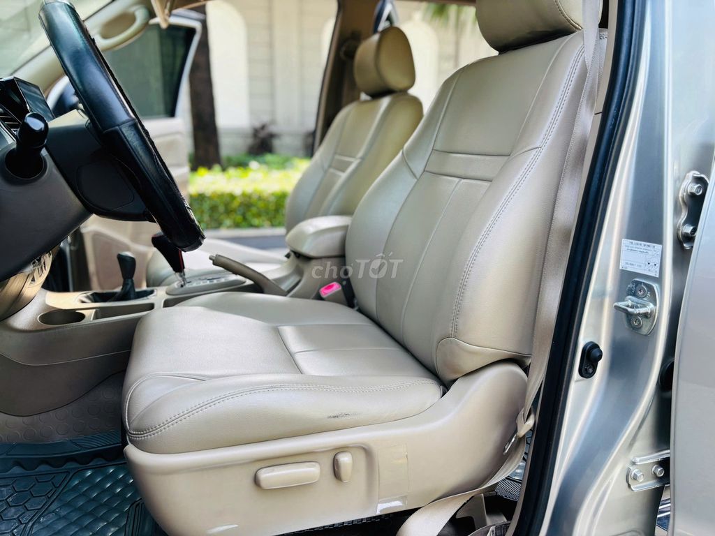 Toyota Fortuner 2010 2.7 4x4 AT 120000 km. Mua bán Ô tô tại Thành phố Dĩ An Bình Dương được đăng bởi Siêu Thị Ô Tô Bình Dương  hình 5