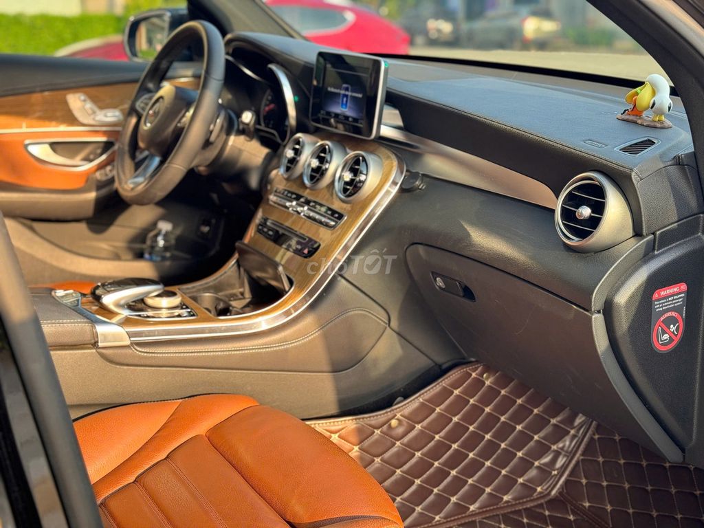 Mercedes Benz GLC250 4MATIC 2018 - 53000 km. Mua bán Ô tô tại Quận Gò Vấp Tp Hồ Chí Minh được đăng bởi ĐỨC XE LƯỚT hình 6