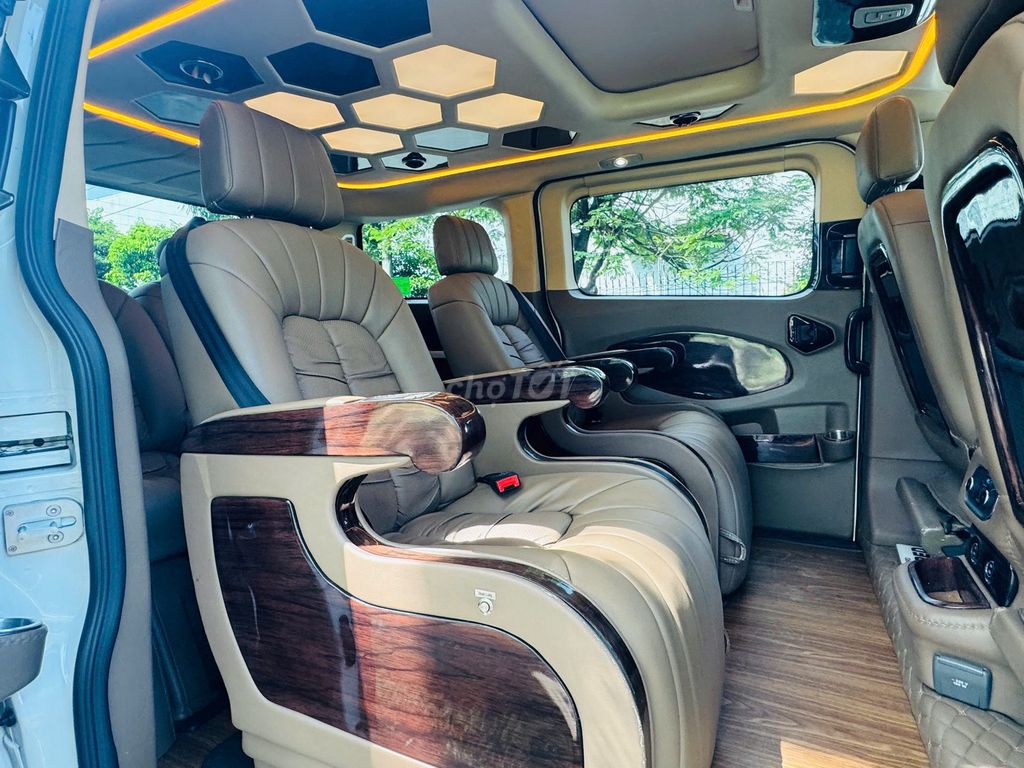 Ford Tourneo Limousine 2020 - 72000 km - Xe XHĐ. Mua bán Ô tô tại Quận Tân Phú Tp Hồ Chí Minh được đăng bởi Phạm Văn Thông hình 9