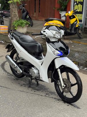 Honda Future 125 2013 Trắng đen. Mua bán Xe máy tại Quận Thanh Khê Đà Nẵng được đăng bởi pôn pôn