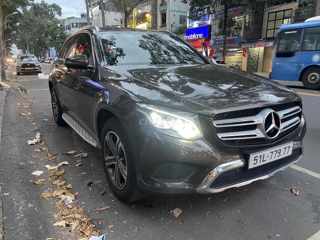 Mercedes Benz GLC200 4matic ngay chủ siêu đẹp. Mua bán Ô tô tại Quận 5 Tp Hồ Chí Minh được đăng bởi anh hello hình 5