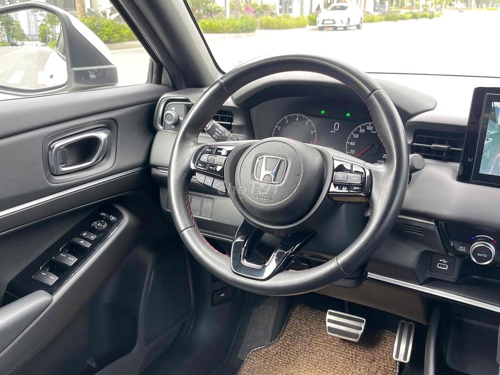 Honda HR-V RS sx 2022 siêu lướt màu trắng. Mua bán Ô tô tại Quận Cầu Giấy Hà Nội được đăng bởi Cao Quý hình 9