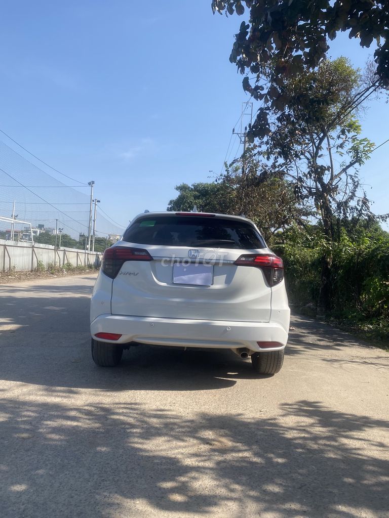 Honda HRV 2021 Trắng 41000 km. Mua bán Ô tô tại Quận Long Biên Hà Nội được đăng bởi Quang Minh hình 2