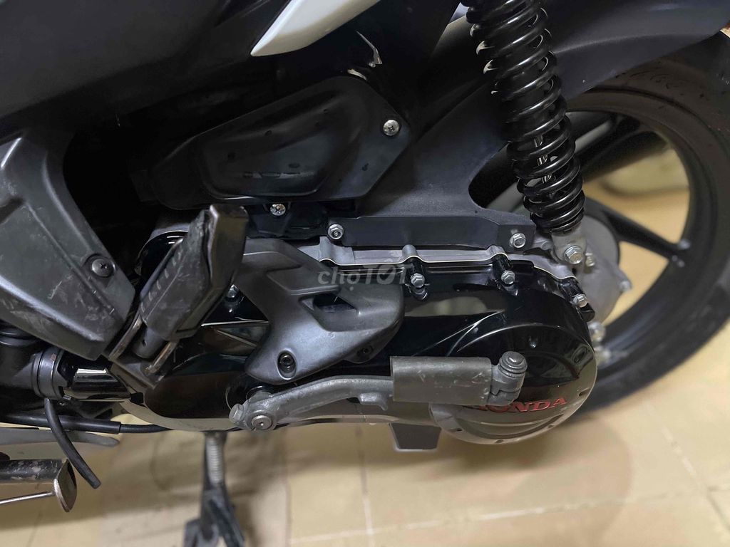 Honda ClickPlay 2011 Cam trắng. Mua bán Xe máy tại Quận Bình Thạnh Tp Hồ Chí Minh được đăng bởi Đại Dương hình 9