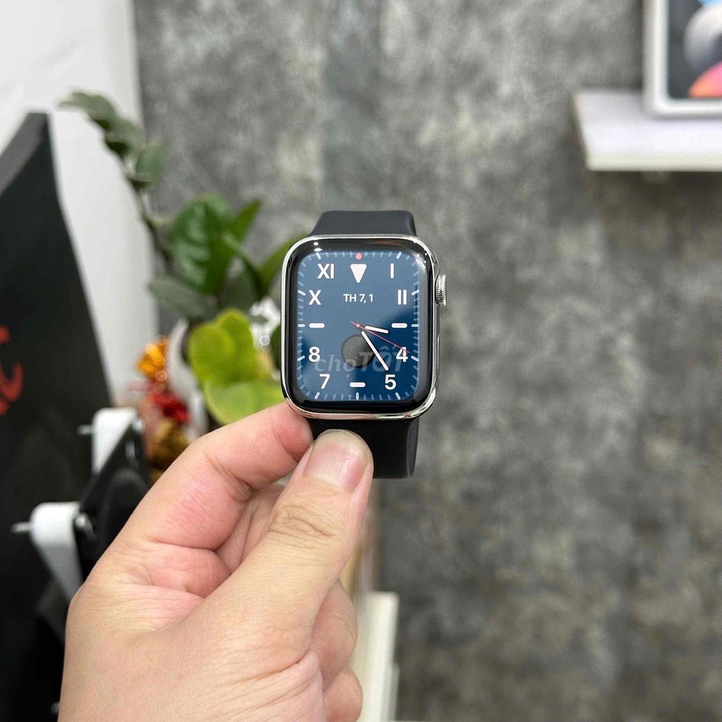 Apple Watch Series 5 44mm thép trắng LTE Esim