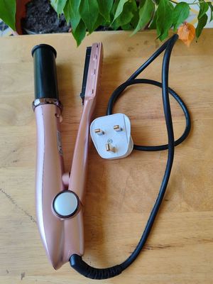 Máy uốn tóc

Uốn lượn và xoăn

Xài điện 220V. Mua bán Nội thất, đồ gia dụng khác tại Quận 7 Tp Hồ Chí Minh được đăng bởi Vy Vy