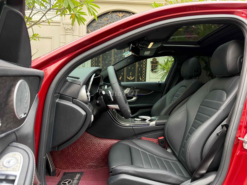 Mercedes C 300 AMG model 2020 thể thao. Mua bán Ô tô tại Quận 7 Tp Hồ Chí Minh được đăng bởi Hồ Tuấn  hình 8